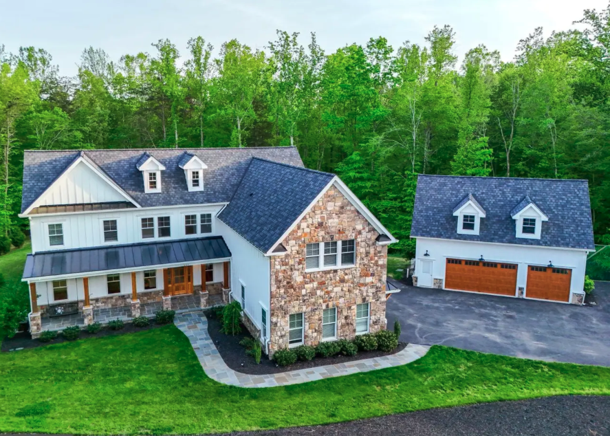 11607 Lawter Rd - Clifton Detached Home
