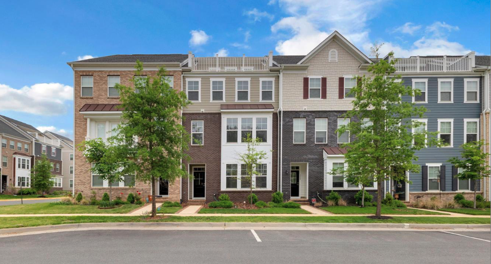 1552 Meadowlark Glen Rd - Townhome in Potomac Shores